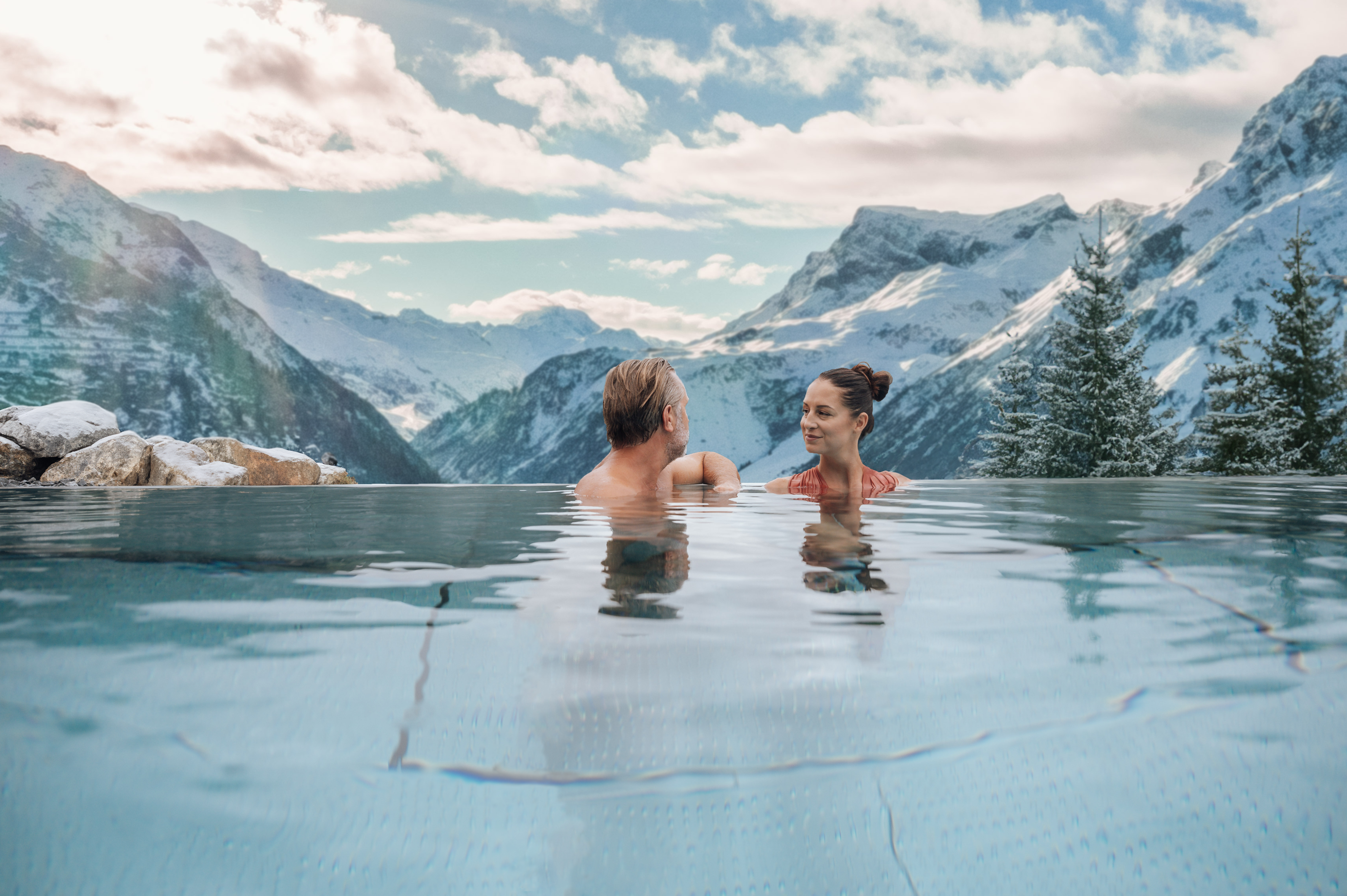 Hotels an der Piste - Rodeln - Österreich - Infinitypool mit Whirlpoolfunktion - Hotel Goldener Berg