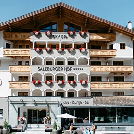 Skihotel: Hotelansicht außen - Hotel Salzburger Hof Zauchensee