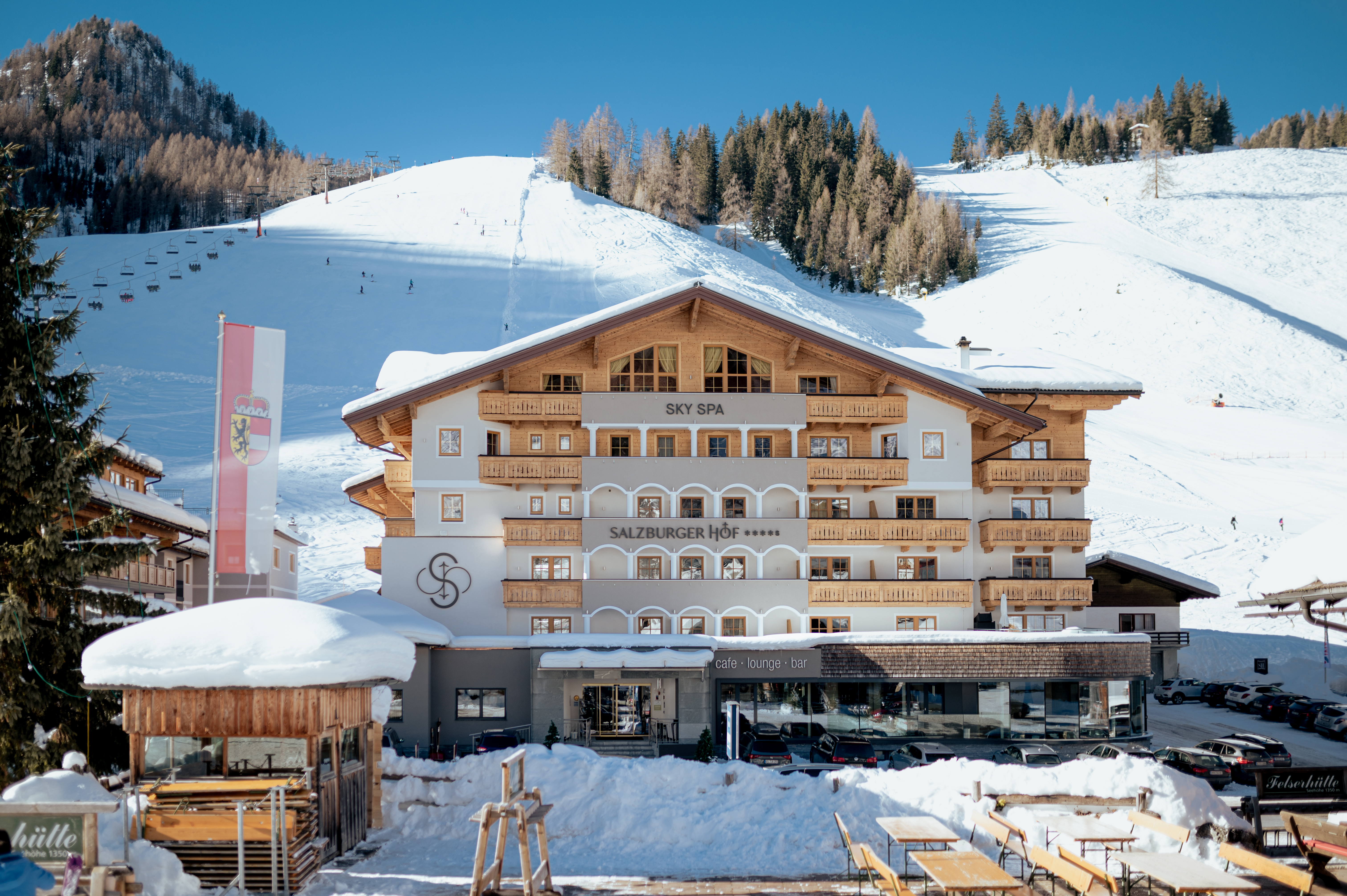 Hotels an der Piste - Sonnenterrasse - Wagrain - Hotelansicht außen - Hotel Salzburger Hof Zauchensee