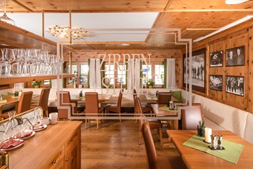 Skihotel: Restaurant "Zirbenstube" - Hotel Salzburger Hof Zauchensee