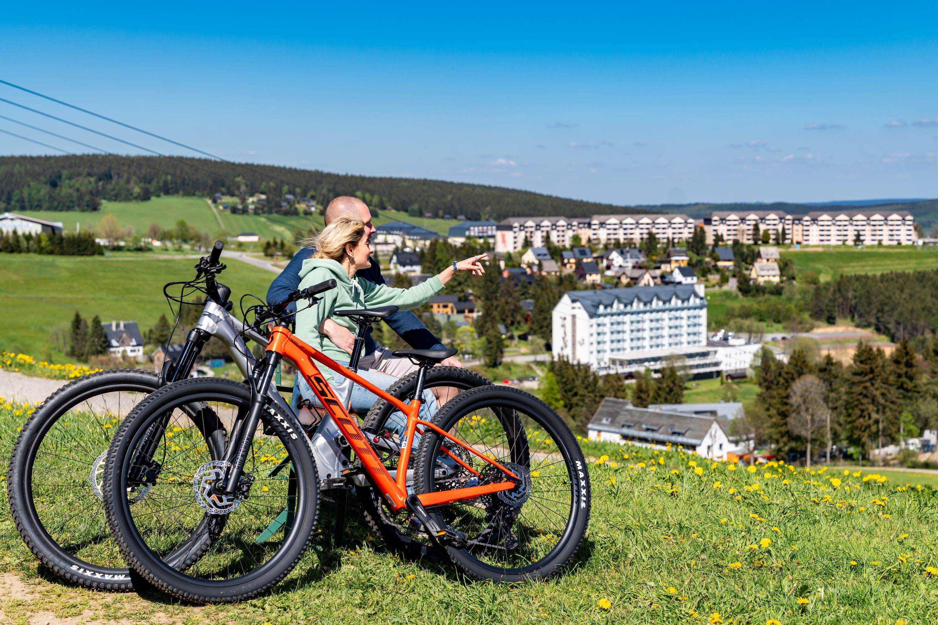Skihotel: Radfahren - Best Western Ahorn Hotel Oberwiesenthal - Haus | Umgebung