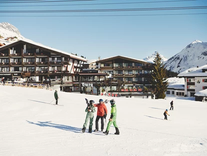 Hotels an der Piste - Mellau - Burg Hotel direkt bei der Skipiste des Ski Arlberg - Burg Hotel Lech am Arlberg
