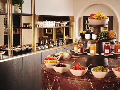 Hotels an der Piste - Mellau - Frühstückbuffet Burg Hotel Lech - Burg Hotel Lech am Arlberg