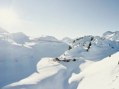 Hotels an der Piste - Mellau - Kriegeralpe mitten im Skigebiet auf 2.000 Metern - Burg Hotel Lech am Arlberg