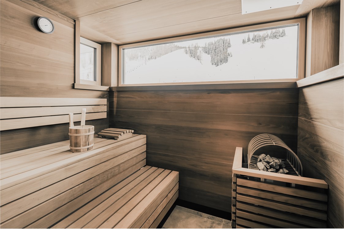 Skihotel: Die eigene, private Sauna in unserer Panorama Suite - FIRSTpeak Zauchensee