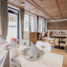 Skihotel: Unsere Lärchenstube im Restaurant - FIRSTpeak Zauchensee