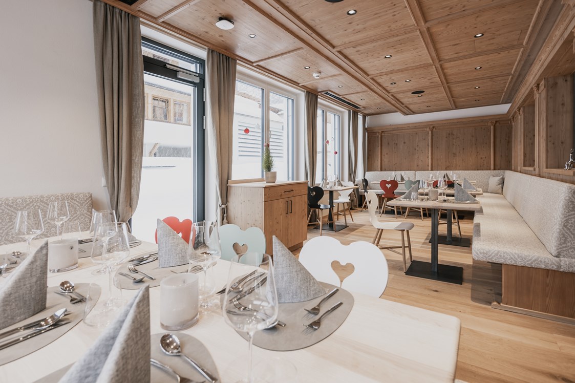 Skihotel: Unsere Lärchenstube im Restaurant - FIRSTpeak Zauchensee