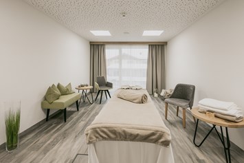 Skihotel: Massage-/Behandlungsraum - FIRSTpeak Zauchensee
