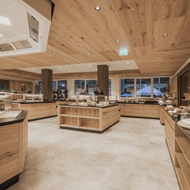 Skihotel: Buffetbereich - FIRSTpeak Zauchensee