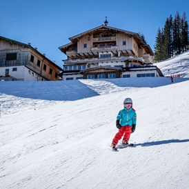 Skihotel: Ski-In & Ski-Out - Unterkunft direkt an der Skipiste (blaue Piste) - Ferienwohnungen Perfeldhof