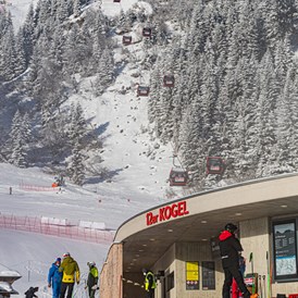Skihotel: Direkt an der 12erKogel Bahn - Ferienwohnungen Perfeldhof