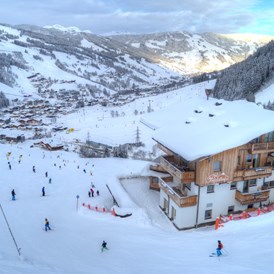 Skihotel: Skiurlaub direkt an der Skipiste am Zwölferkogel in Hinterglemm - Ferienwohnungen Perfeldhof