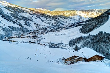 Skihotel: Aussicht ins Tal bei Tagesanbruch - Ferienwohnungen Perfeldhof