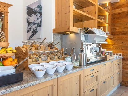 Hotels an der Piste - PLZ 6373 (Österreich) - Frühstücksbuffet mit regionalen und sehr hochwertigen Produkten - Ferienwohnungen Perfeldhof