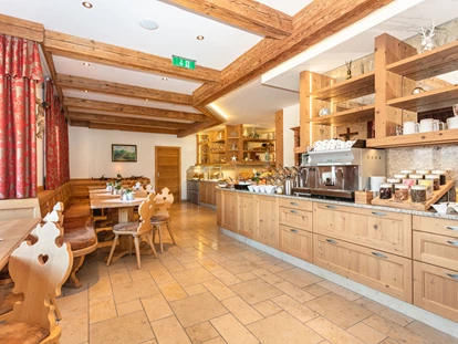 Hotels an der Piste - PLZ 6373 (Österreich) - Frühstücksraum mit regionalen und sehr hochwertigen Produkten - Ferienwohnungen Perfeldhof