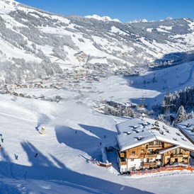 Skihotel: Ski-In & Ski-Out  - Ferienwohnungen Perfeldhof