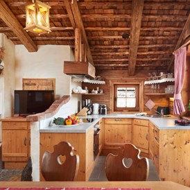 Skihotel: voll ausgestattete Küche - Almdorf Flachau