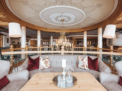 Hotels an der Piste - Skikurs direkt beim Hotel: für Kinder - Hotellbobby - Hotel Schneider ****superior