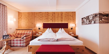 Hotels an der Piste - PLZ 8973 (Österreich) - Doppelzlimmer Zirbentraum deluxe - Hotel Schneider ****superior