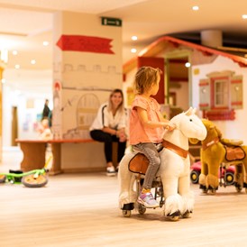 Skihotel: 1000m² Indoor Spielfläche für unsere kleinten STARS - Baby- & Kinderhotel Laurentius