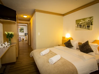 Hotels an der Piste - WLAN - Blatten b. Naters - Familien Suite - Südseite orientiert - Hotel Bristol *** Saas-Fee