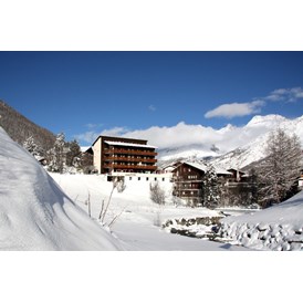 Skihotel: Ski in & Ski out Hotel
direkt an den Skipisten & Bergbahnen

nur eine Minute von den Liften und 2 Minuten von der Seilbahn entfernt. - Hotel Bristol *** Saas-Fee