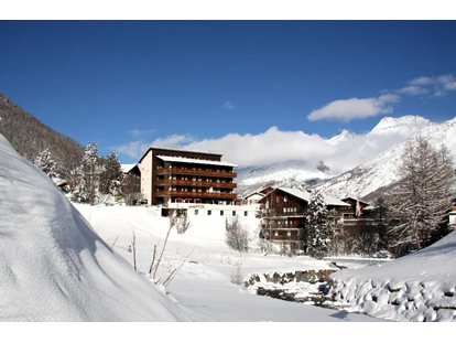 Hotels an der Piste - WLAN - Blatten b. Naters - Ski in & Ski out Hotel
direkt an den Skipisten & Bergbahnen
nur eine Minute von den Liften und 2 Minuten von der Seilbahn entfernt. - Hotel Bristol *** Saas-Fee