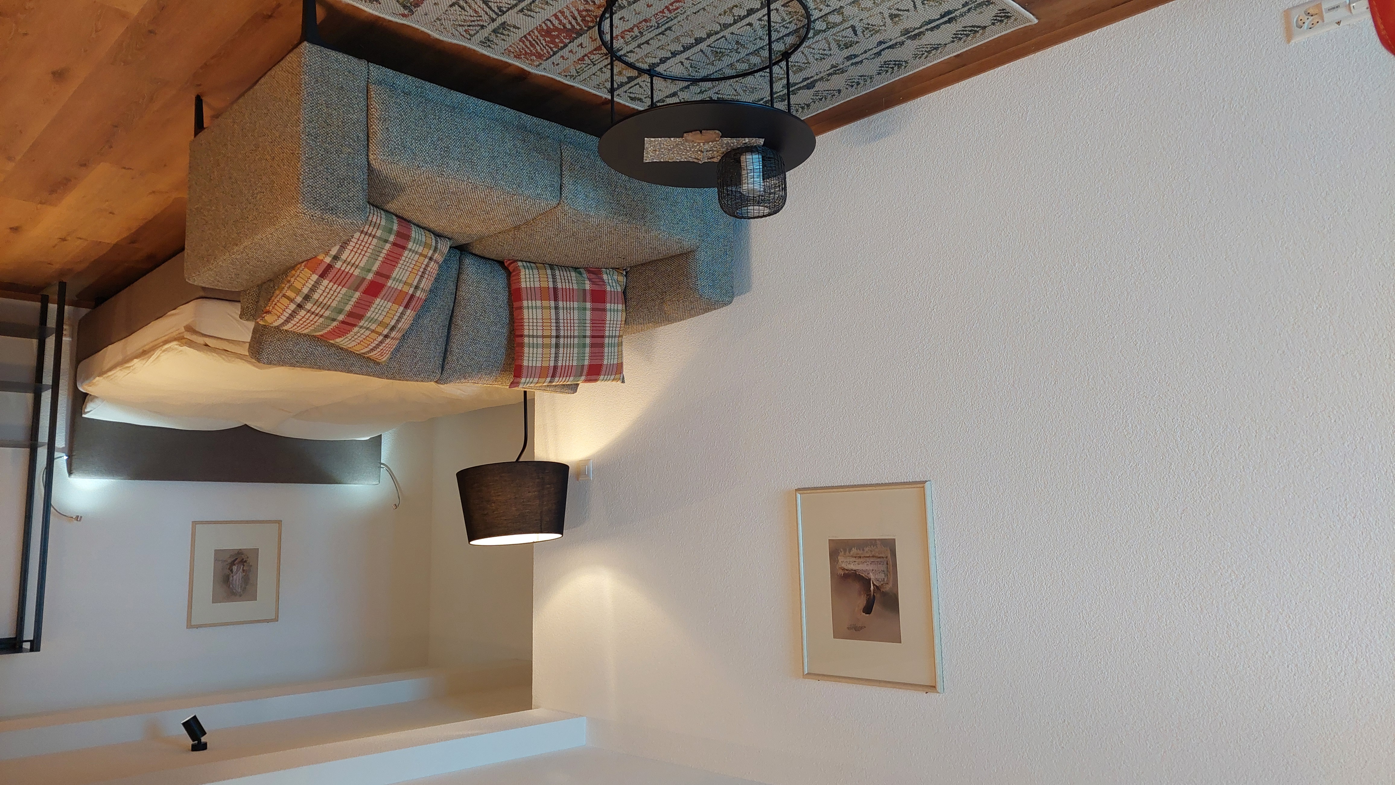 Hotels an der Piste - Kinder-/Übungshang - Wohnbereich - Schlafbereich - Küchenbereich / 1.5 Zi.
grosser Balkon schön verglast so das dieser  auch bei schlechter Witterung genutzt werden kann - CASA MITTENWALD Flumserberg Tannenheim, zentral