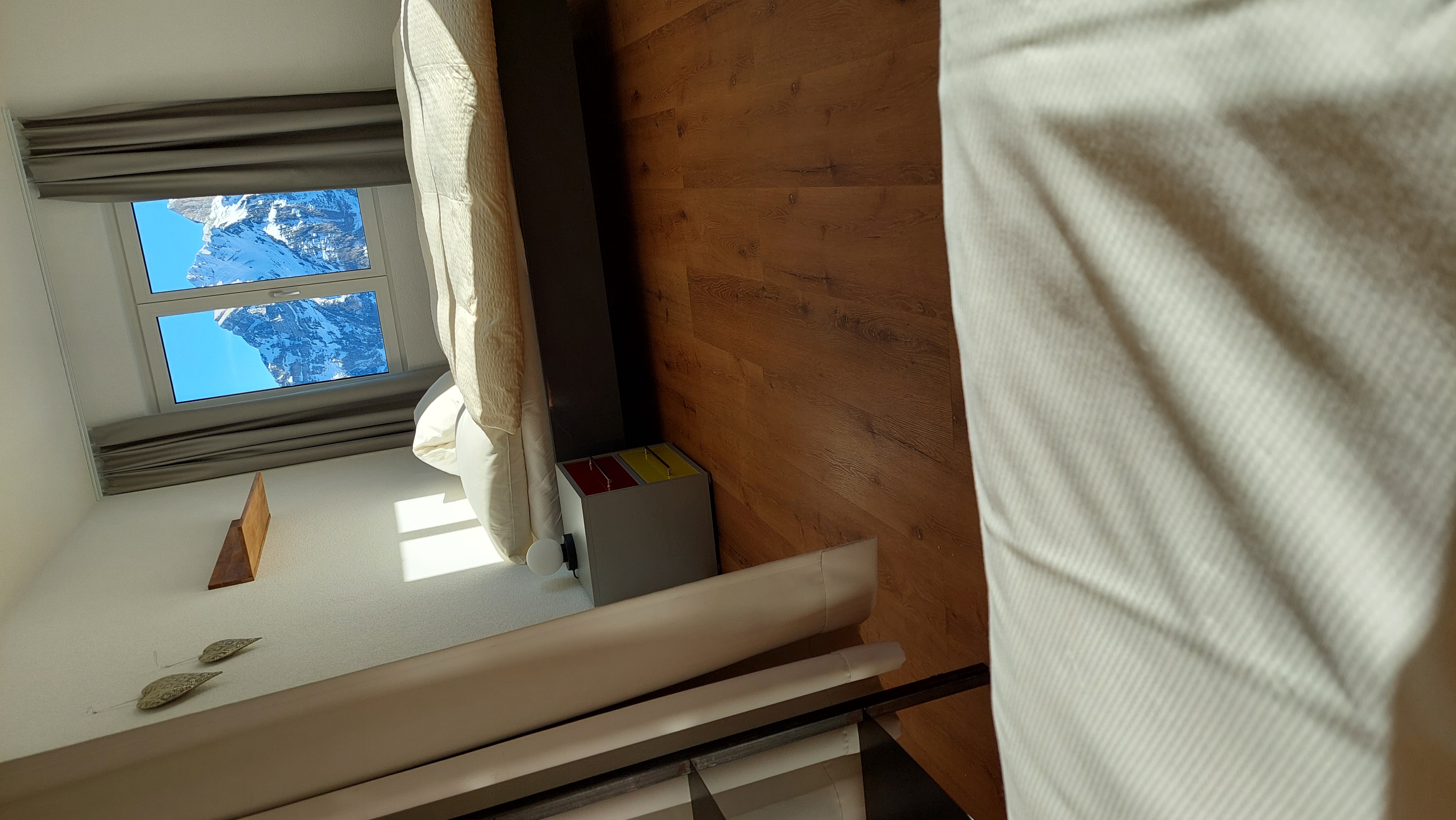 Skihotel: Zimmer - Doppelbett und Stockbett bis max. 4 Pers.  - CASA MITTENWALD Flumserberg Tannenheim, zentral - Wohnen | Schlafen