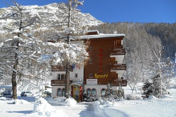 Skihotel: Hoteleingang - Hotel Sport