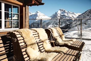 Skihotel: Bergstation des Tschuggen Express im Skigebiet - Tschuggen Grand Hotel 