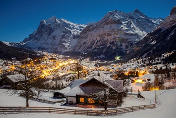 Skihotel: Blick auf Grindelwald - Aspen Alpin Lifestyle Hotel Grindelwald