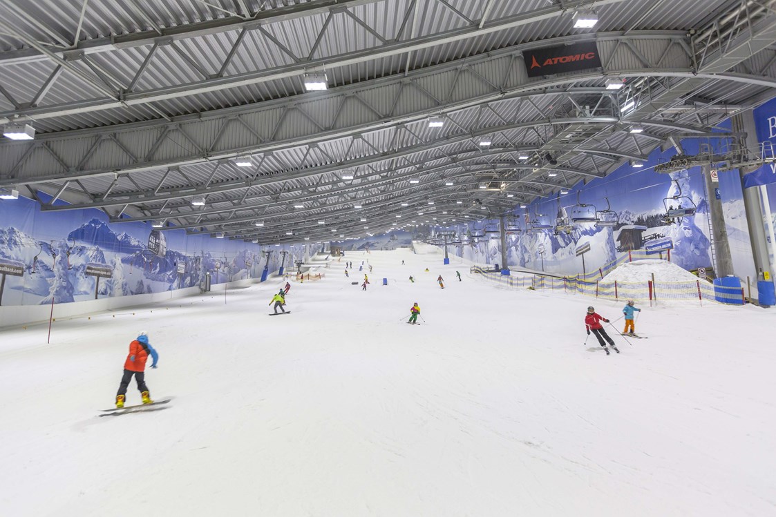 Skihotel: Skihalle Neuss - Die erste Indoorskiregion Deutschlands  - Hotel Fire & Ice Düsseldorf/Neuss