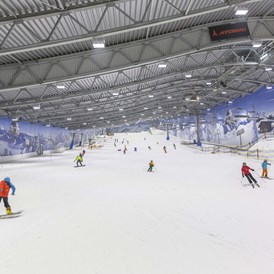 Skihotel: Skihalle Neuss - Die erste Indoorskiregion Deutschlands  - Hotel Fire & Ice Düsseldorf/Neuss