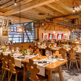 Skihotel: Die Salzburger Hochalm bietet alpine Speisen gepaart mit herzlicher Gastfreundschaft. - Hotel Fire & Ice Düsseldorf/Neuss