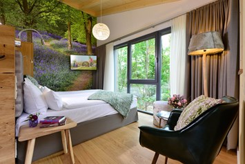 Skihotel: Das BaumChalet "Luftschloss" ist ein Baumhaus mit dem Komfort eines 4 Sterne Hotels - Hotel Fire & Ice Düsseldorf/Neuss