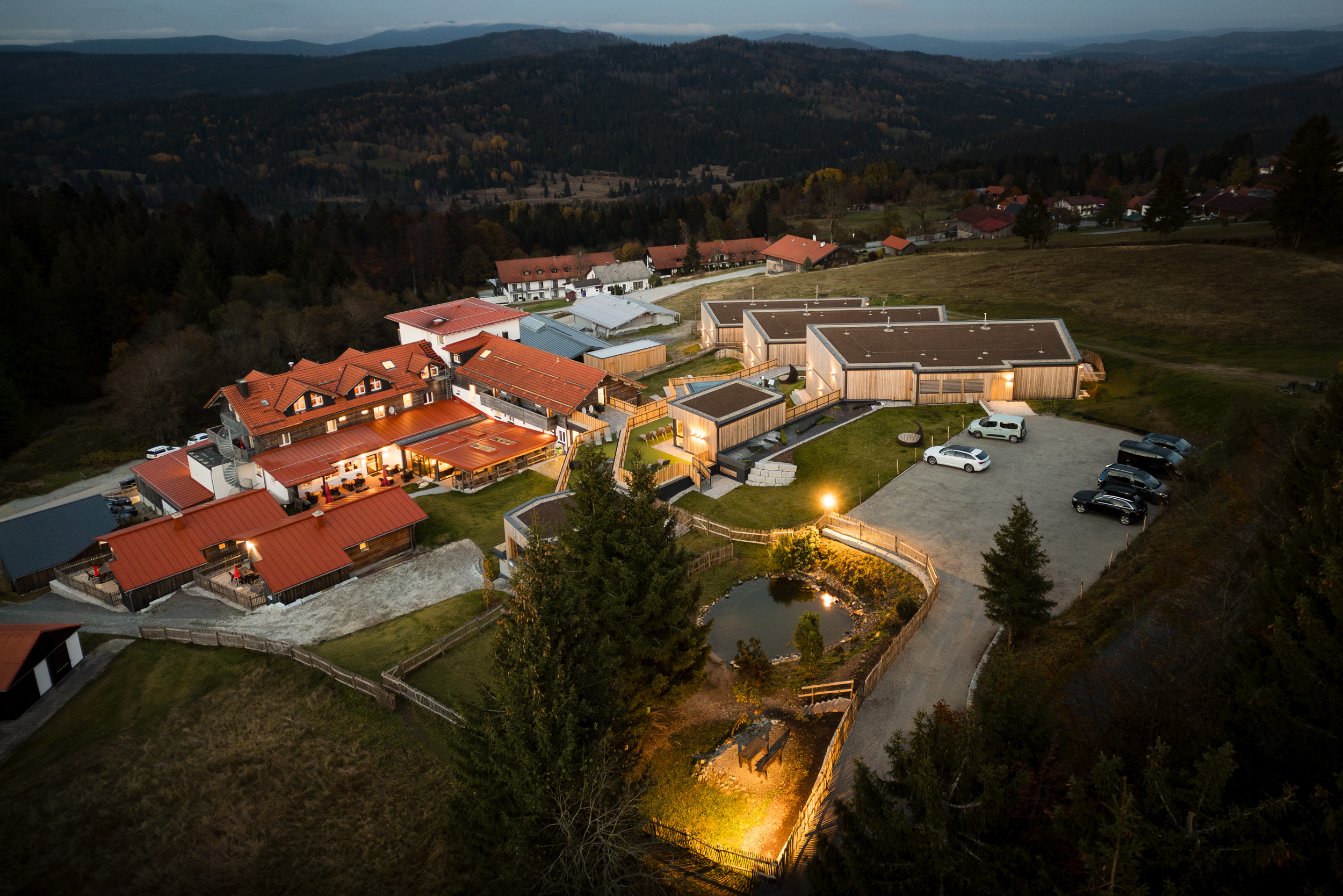 Hotels an der Piste - Skigebiet Mitterdorf - Hunderesort Waldeck