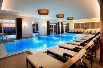 Skihotel: Alpin-Spa auf 3.000 m² mit Innen und Außenpool und Saunalandschaft - Panorama Hotel Oberjoch