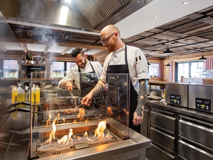 Hotels an der Piste - barrierefrei - Restaurant 1200 NN, Zwölfhundert NN im Alpin Chaletdorf - Panoramahotel Oberjoch