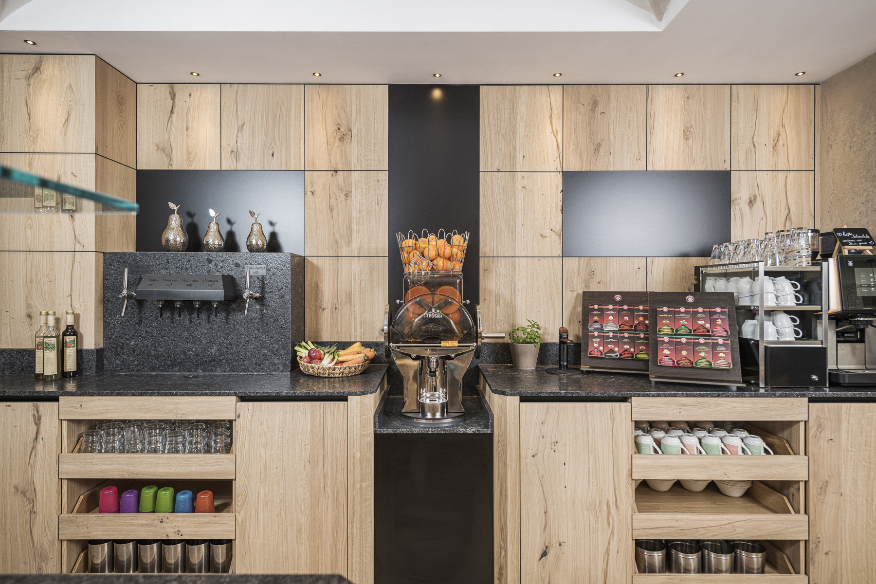 Skihotel: Saftbar täglich ab 7 Uhr bis 17 Uhr - Alpin Family Resort Seetal ****s