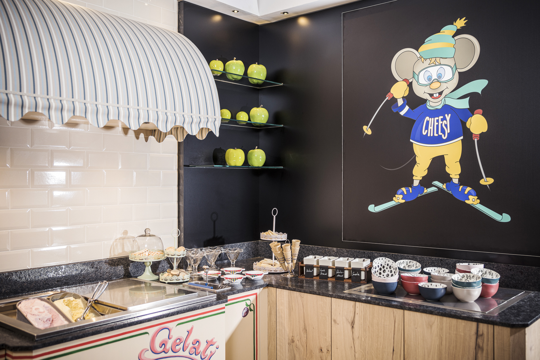 Skihotel: Eisbuffet beim Abendessen - Alpin Family Resort Seetal ****s