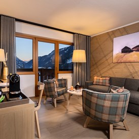 Skihotel: Wohnraum der renovierten 2-Raum-Suiten - Defereggental Hotel & Resort