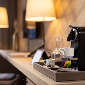 Skihotel: Nespresso-Kaffeemaschinen & erlesene Tee-Sorten exklusiv in den Maisonetten & 2-Raum-Suiten - Defereggental Hotel & Resort