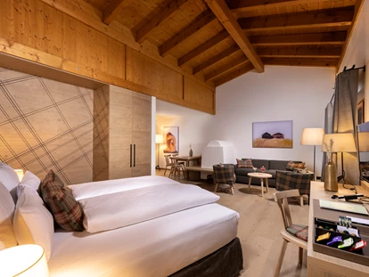 Hotels an der Piste - barrierefrei - Bichl (Matrei in Osttirol) - Familien-Maisonetten mit Wohn- & Schlafräumen auf 2 Ebenen - Defereggental Hotel & Resort