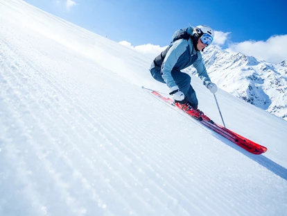 Hotels an der Piste - barrierefrei - Bichl (Matrei in Osttirol) - Skivergnügen im Defereggental. Die Talabfahrt führt direkt vor die Hoteltüre - Defereggental Hotel & Resort