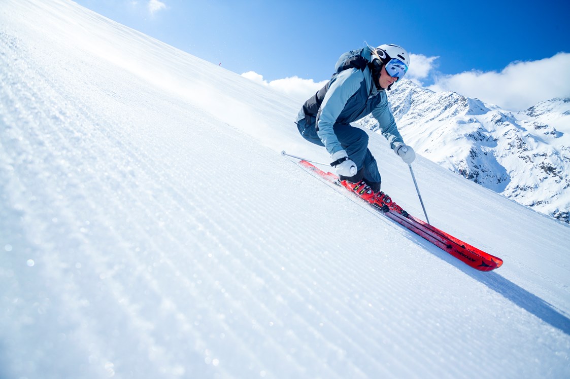 Skihotel: Skivergnügen im Defereggental. Die Talabfahrt führt direkt vor die Hoteltüre - Defereggental Hotel & Resort