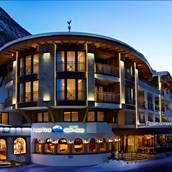 Hotels an der Piste: Außen Ansicht - Hotel Tirol****alpin spa Ischgl 