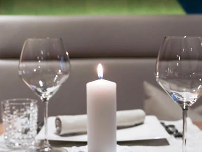 Hotels an der Piste - Skikurs direkt beim Hotel: für Kinder - Speisesaal - Detailansicht - Hotel Tirol****alpin spa Ischgl