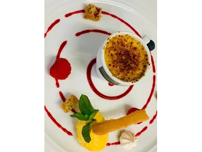 Hotels an der Piste - Skikurs direkt beim Hotel: für Kinder - Dessert - Creme Brulee - Hotel Tirol****alpin spa Ischgl