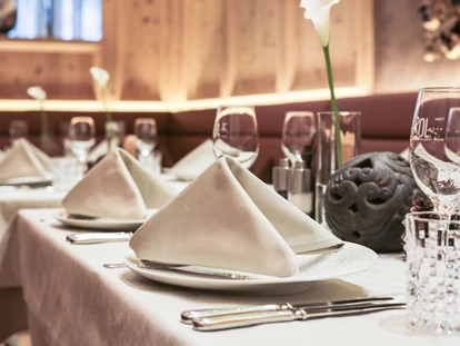 Hotels an der Piste - Skikurs direkt beim Hotel: für Kinder - Restaurant - Detailfoto - Hotel Tirol****alpin spa Ischgl